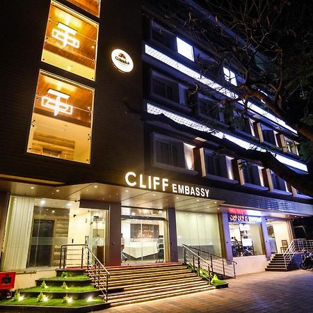 Cliff Embassy Banquet And Suites ชิโมกา ภายนอก รูปภาพ