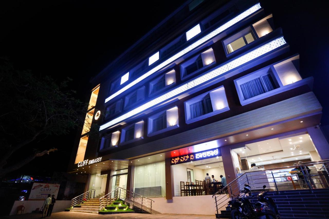 Cliff Embassy Banquet And Suites ชิโมกา ภายนอก รูปภาพ